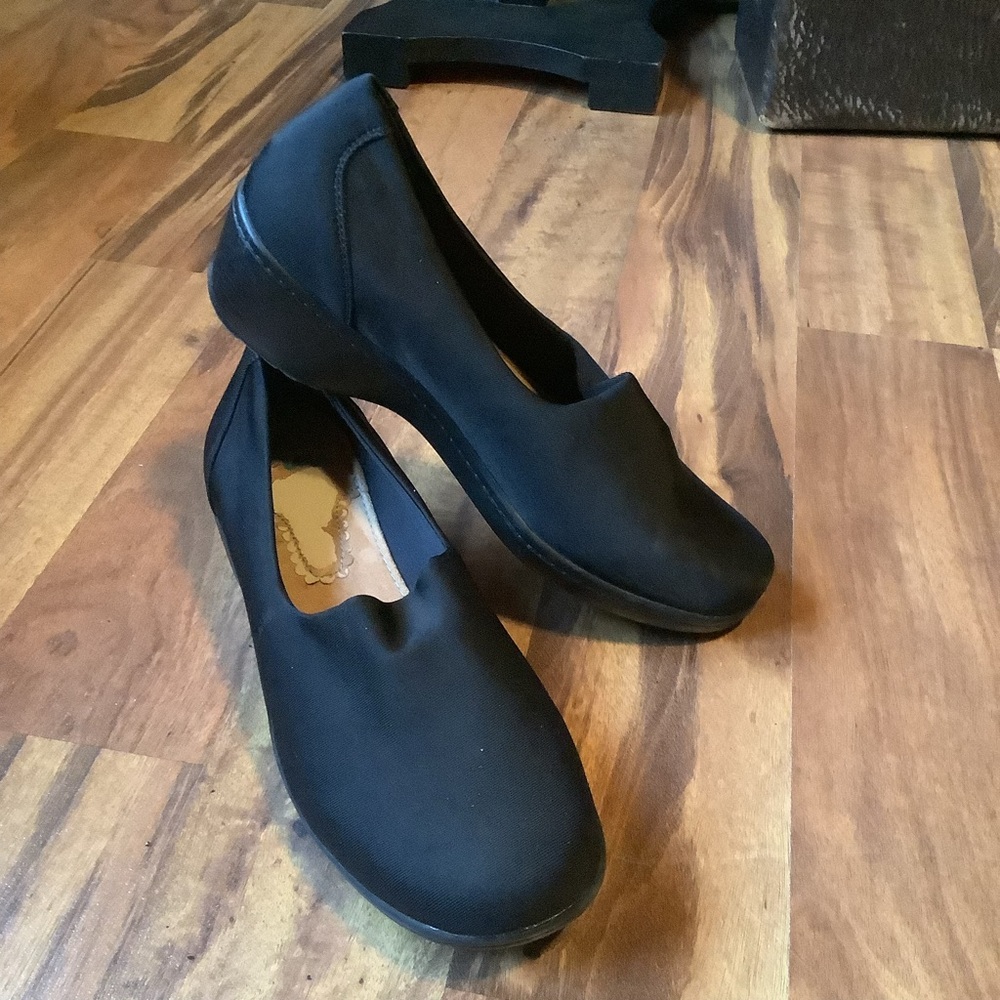 Yuu Size 8 Ashlay Black Stretchy Fabric Slip On Wedge Shoes - Picture 3 of 11